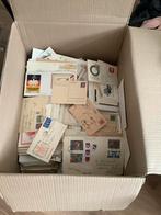 Enorme doos duizenden brieven, poststukken WERELD, Ophalen, Nederland en Buitenland