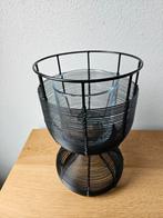 Zwart metaal windlicht, Huis en Inrichting, Woonaccessoires | Kandelaars en Kaarsen, Ophalen of Verzenden