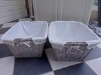 2 mooie grijze rieten manden bekleed met witte stof, Ophalen, Gebruikt, Mand, Riet