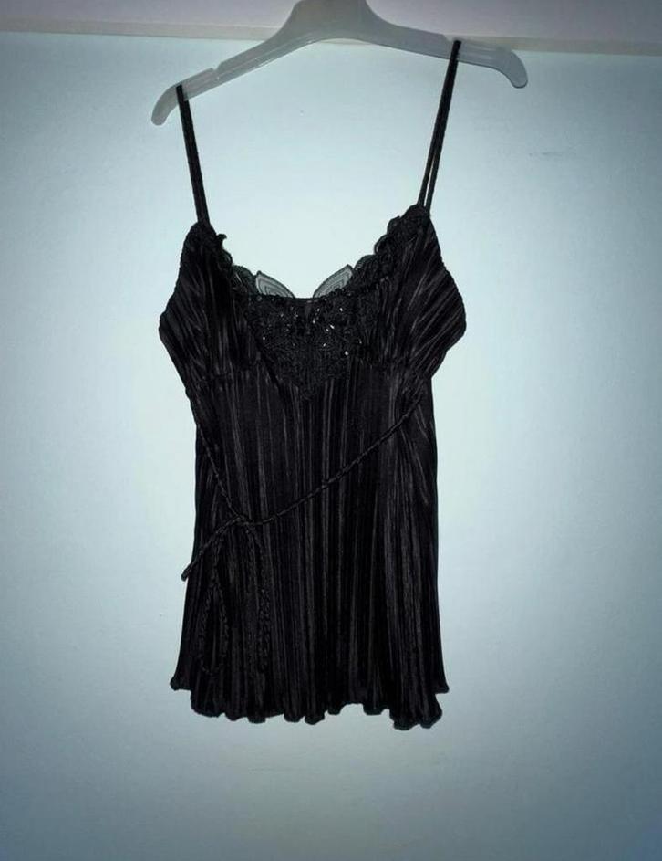 Mooie zwarte top - maat S, Kleding | Dames, Tops, Zo goed als nieuw, Maat 36 (S), Zwart, Zonder mouw, Ophalen of Verzenden