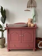 Vintage baby commode oudroze, Kinderen en Baby's, Kinderkamer | Commodes en Kasten, 50 tot 70 cm, Ophalen of Verzenden, Opstaande rand