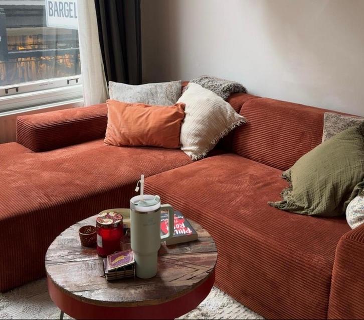 Prachtige, trendy bank van ribfluweel., Huis en Inrichting, Banken | Bankstellen, Gebruikt, Hoekbank, Driepersoons, 75 tot 100 cm