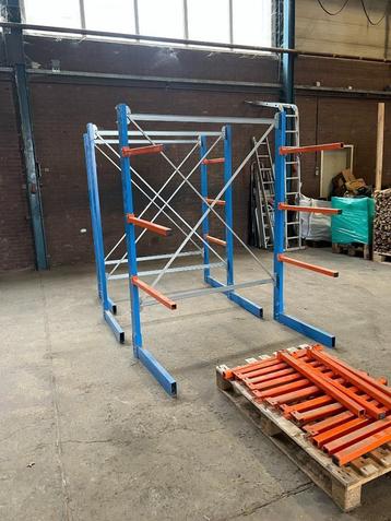 Draagarmstelling – Frame + 30 armen  beschikbaar voor biedingen