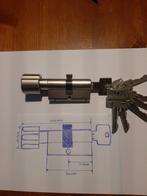 Nieuwe Knopcilinder met 7 nieuwe sleutels, Doe-het-zelf en Verbouw, Ophalen of Verzenden, Nieuw, Koper of Messing, Slot