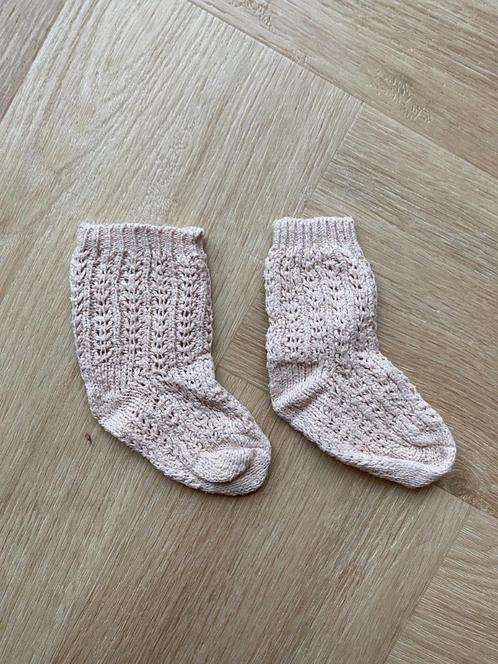 Z.g.a.n.. Beige gebreide tricot sokken van Zara, mt 0-3 mnd, Kinderen en Baby's, Babykleding | Schoentjes en Sokjes, Zo goed als nieuw