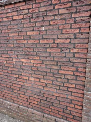 Handvorm metselstenen beschikbaar voor biedingen