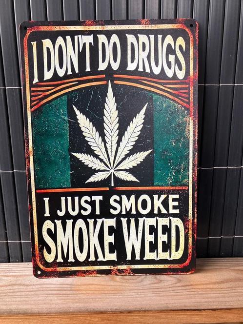 Metalen bord just smoke weed, Huis en Inrichting, Woonaccessoires | Wanddecoraties, Nieuw, Ophalen of Verzenden