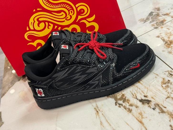 Travis Scott x Air Jordan 1 Low - Limited Edition!, Kleding | Dames, Schoenen, Nieuw, Sneakers of Gympen, Ophalen of Verzenden