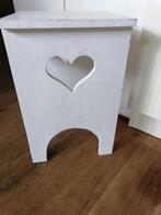 Brocant krukje hout, Huis en Inrichting, Slaapkamer | Nachtkastjes, Ophalen, Zo goed als nieuw, Minder dan 45 cm