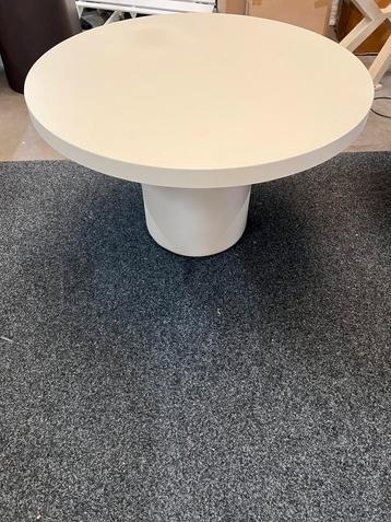 Eettafel Rond Wit Beton Ciré ⌀120 JapaNdi beschikbaar voor biedingen