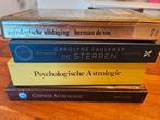 4 astrologie boeken - psychologische astrologie, Ophalen of Verzenden, Gelezen, Astrologie, Achtergrond en Informatie