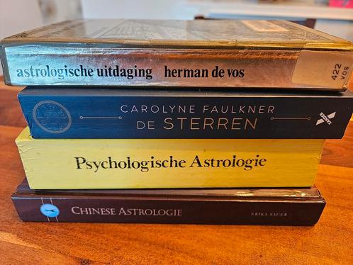 4 astrologie boeken - psychologische astrologie, Boeken, Esoterie en Spiritualiteit, Gelezen, Achtergrond en Informatie, Astrologie