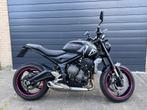 Triumph Trident 660 | Zeer netjes | 2021 | 35kW A2 | 7k km, Motoren, Motoren | Triumph, Handvatverwarming, 660 cc, 3 cilinders