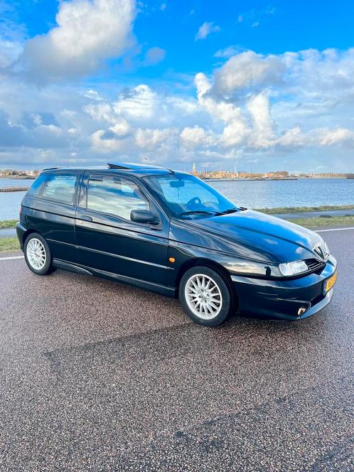 Alfa Romeo Alfa-145 1.6 Twin Spark 16V 1998 Zwart, Auto's, Alfa Romeo, Particulier, Airbags, Airconditioning, Centrale vergrendeling