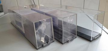 Vitrinekasten voor modeltreinen - Nieuwstaat beschikbaar voor biedingen