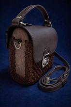 Stijlvolle handgemaakte damestas (crossbody), Ophalen of Verzenden, Nieuw, Bruin, Schoudertasje