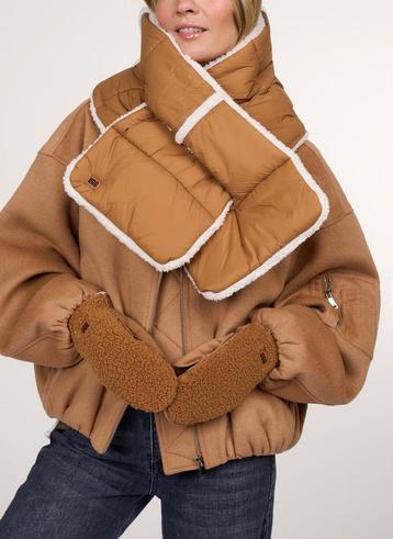 Uggs Ugg teddy sjaal !!NIEUW!! twv 90 euro beschikbaar voor biedingen