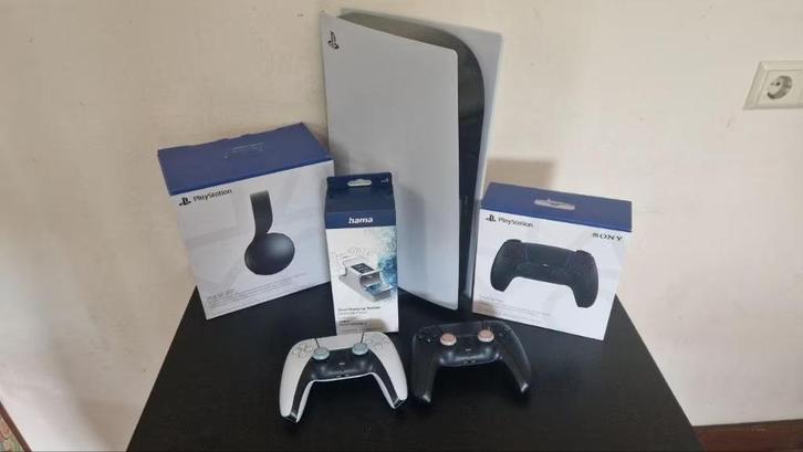PlayStation 5 Digital met 2 DualSense met Sony Pulse 3D, Spelcomputers en Games, Spelcomputers | Sony PlayStation 5, Zo goed als nieuw