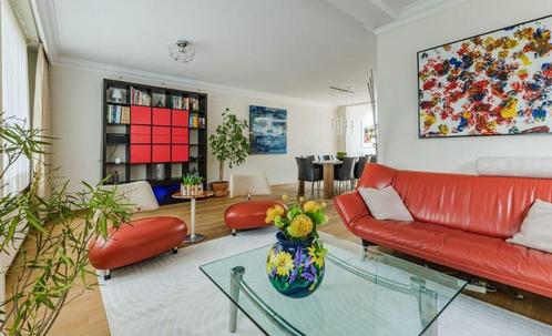 LeoLux, 2 pallones en bijzettafel, Huis en Inrichting, Stoelen, Zo goed als nieuw, Twee, Leer, Rood, Ophalen