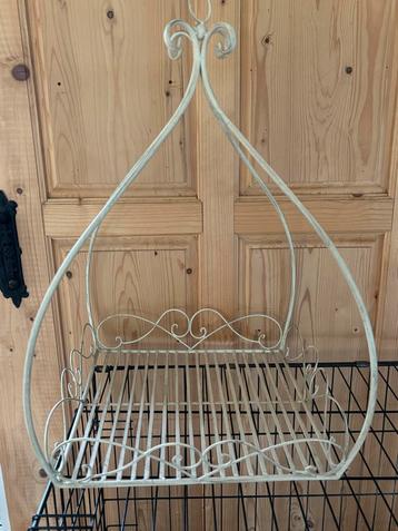 Vintage rek Brocante Stijl beschikbaar voor biedingen