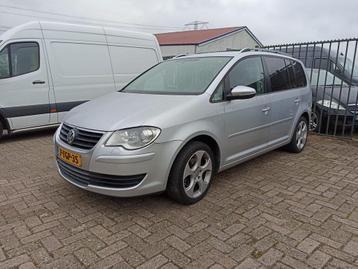 Volkswagen Touran 1.4 TSI 103KW DSG 2009 MOTORSCHADE beschikbaar voor biedingen