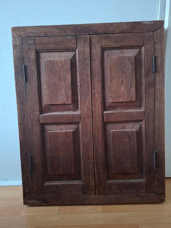 Oude massief houten Louvre luiken, Antiek en Kunst, Antiek | Meubels | Kasten, Ophalen