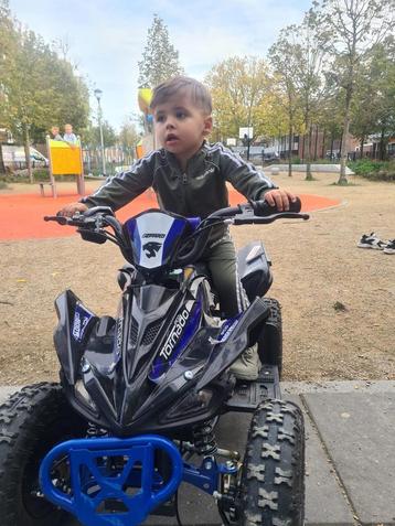 12V Kinderquad | Het Perfecte Cadeau Voor De Kleintjes ! beschikbaar voor biedingen