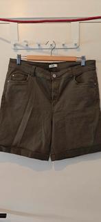 Olijfgroene korte broek van katoen 44  c&a, Kort, Blauw, Maat 42/44 (L), Ophalen of Verzenden
