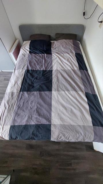 Bed 140 x 200 Ikea Slattum