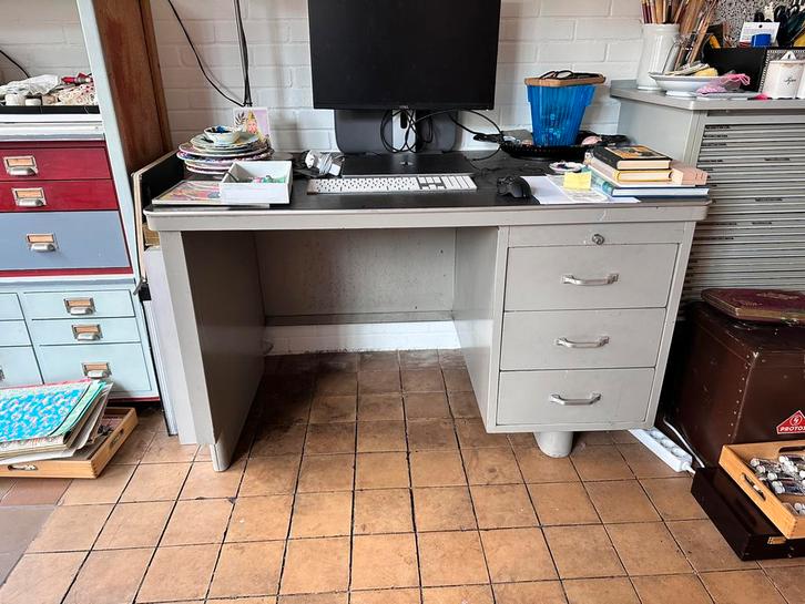 Gispen bureau, Huis en Inrichting, Bureaus, Gebruikt, Ophalen