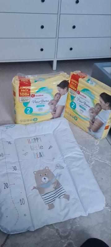Kruidvat New Born luiers maat 2 + aankleedkussen beschikbaar voor biedingen