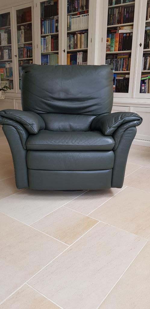 Relax stoel Natuzzi kleur donkergroen, Huis en Inrichting, Fauteuils, Gebruikt, Leer, 75 tot 100 cm, 75 tot 100 cm, Ophalen