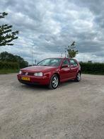 Volkswagen Golf 2.3 V5 125KW 2001 Rood, Auto's, Volkswagen, Voorwielaandrijving, 65 €/maand, Stof, 11 km/l