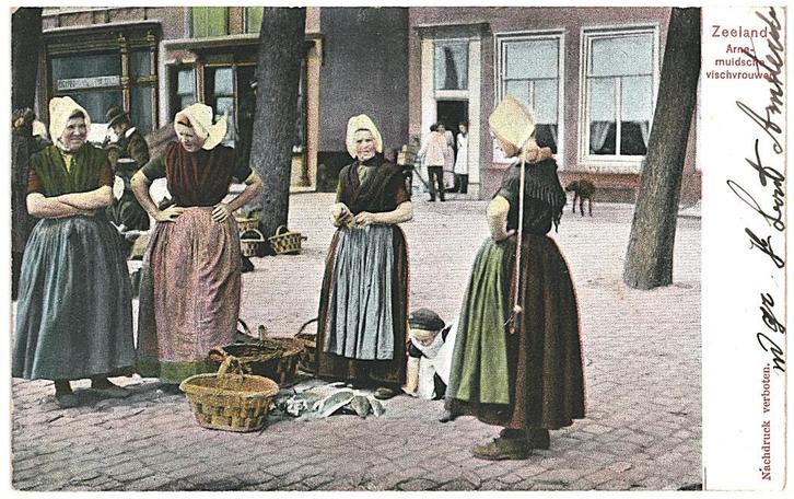 700342 Arnemuiden Vlissingen 1906 Klederdracht Perfin Gelope, Verzamelen, Ansichtkaarten | Nederland, Gelopen, Zeeland, Voor 1920