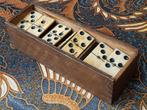 Mooi compleet antiek dominospel uit Engeland in kistje., Ophalen of Verzenden
