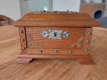 houten kistje mooi versierd 2 vakjes beschikbaar voor biedingen