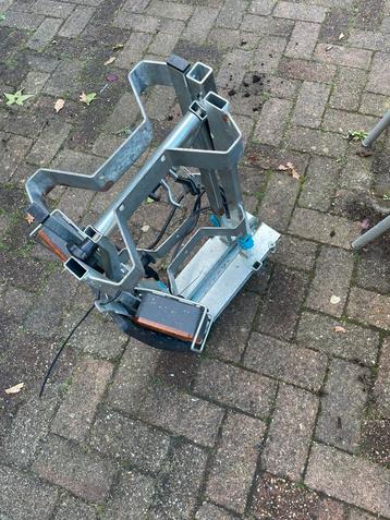 Multa fietsenrek voor op de auto. beschikbaar voor biedingen