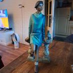 Beeld van Vrouw met Duif op de Reling is van Enesco 36x16 cm, Ophalen of Verzenden