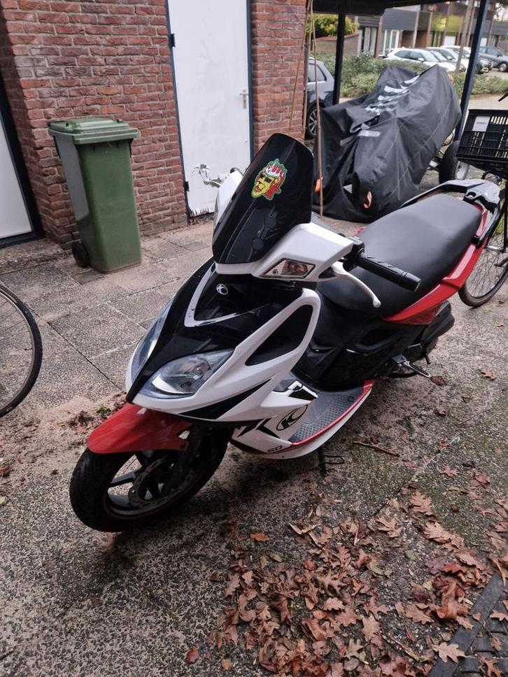 Kymco super 8 Scooter Geel Kenteken - Goedkoop!, Fietsen en Brommers, Scooters | Yamaha, Gebruikt, Overige modellen, Maximaal 45 km/u