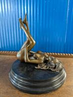 Bronzen beeld . Style NU . Naakte , erotische beelden, Antiek en Kunst, Ophalen of Verzenden