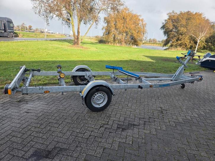 Verhuur boottrailer, Watersport en Boten, Boottrailers, Zo goed als nieuw, Sloepentrailer, Minder dan 1500 kg, Minder dan 6 meter