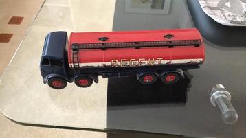 DINKY TOYS FODEN TANKWAGEN LICHT BESPEELD  KIJK MAAR ! beschikbaar voor biedingen