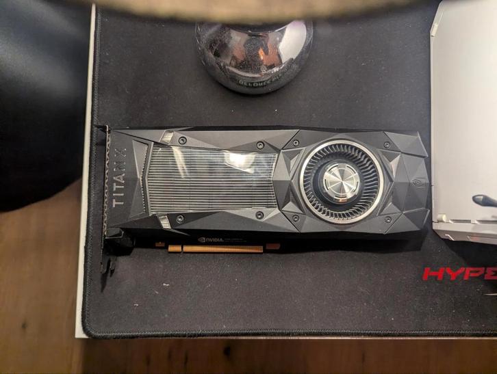 Nvidia Titan Xp, Computers en Software, Videokaarten, Zo goed als nieuw, Nvidia, PCI-Express 3.0, GDDR5, HDMI, DisplayPort, Ophalen of Verzenden
