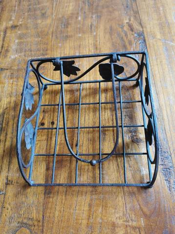 Vintage metalen Servethouder. beschikbaar voor biedingen