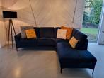 Hoekbank Goossens Dallas - Blue Velvet, Huis en Inrichting, Banken | Sofa's en Chaises Longues, Ophalen, Zo goed als nieuw, Hotel chique, modern