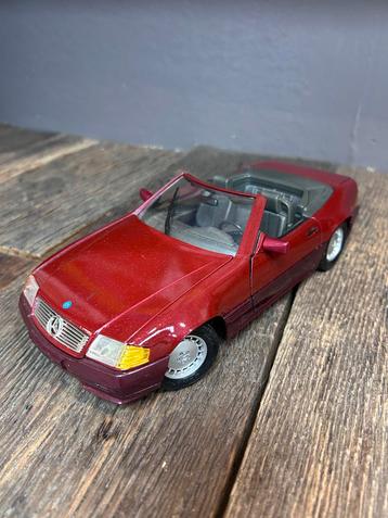 Mercedes 500SL Modelauto 1/18 beschikbaar voor biedingen