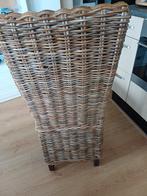 Gevraagd een rieten eethoekstoel zoals op foto, Huis en Inrichting, Stoelen, Ophalen of Verzenden, Zo goed als nieuw, Bruin, Eén