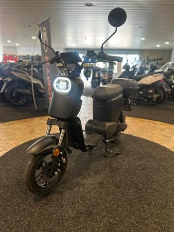 IVA S2 E-GO snorscooter 2023 elektrische scooter beschikbaar voor biedingen