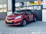 Toyota Yaris 1.3 VVT-i Dynamic | 1e EIG | Clima | Navi | NAP, Euro 5, Stof, Zwart, 4 cilinders