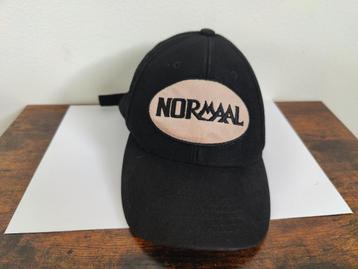 Normaal pet beschikbaar voor biedingen